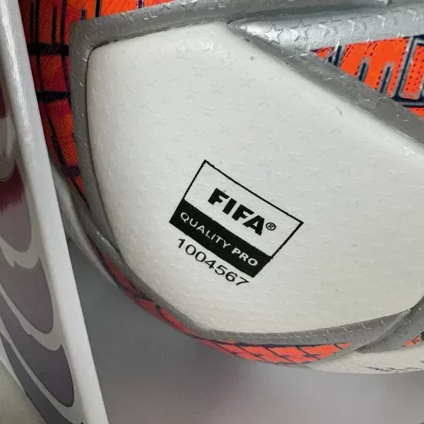 FIFA 世界杯TRIONDA 传感器款
